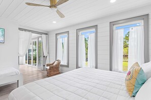3 bedrooms, iron/ironing board, WiFi, bed sheets - Walk to the Beach + Close to Seaside | Gated Community | Pond Views - 'Peace of Mind' (Santa Rosa Beach)