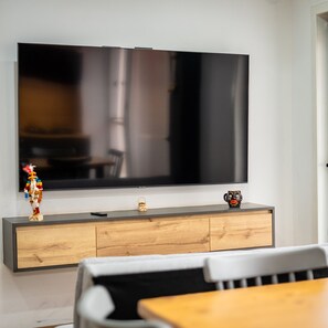 Interior - 3-bedroom apartment with terrace and nice view (Huánuco)