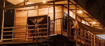 CABAÑA CASA BLANCA HUACACHINA PERU ACCOMMODATION & TOURS