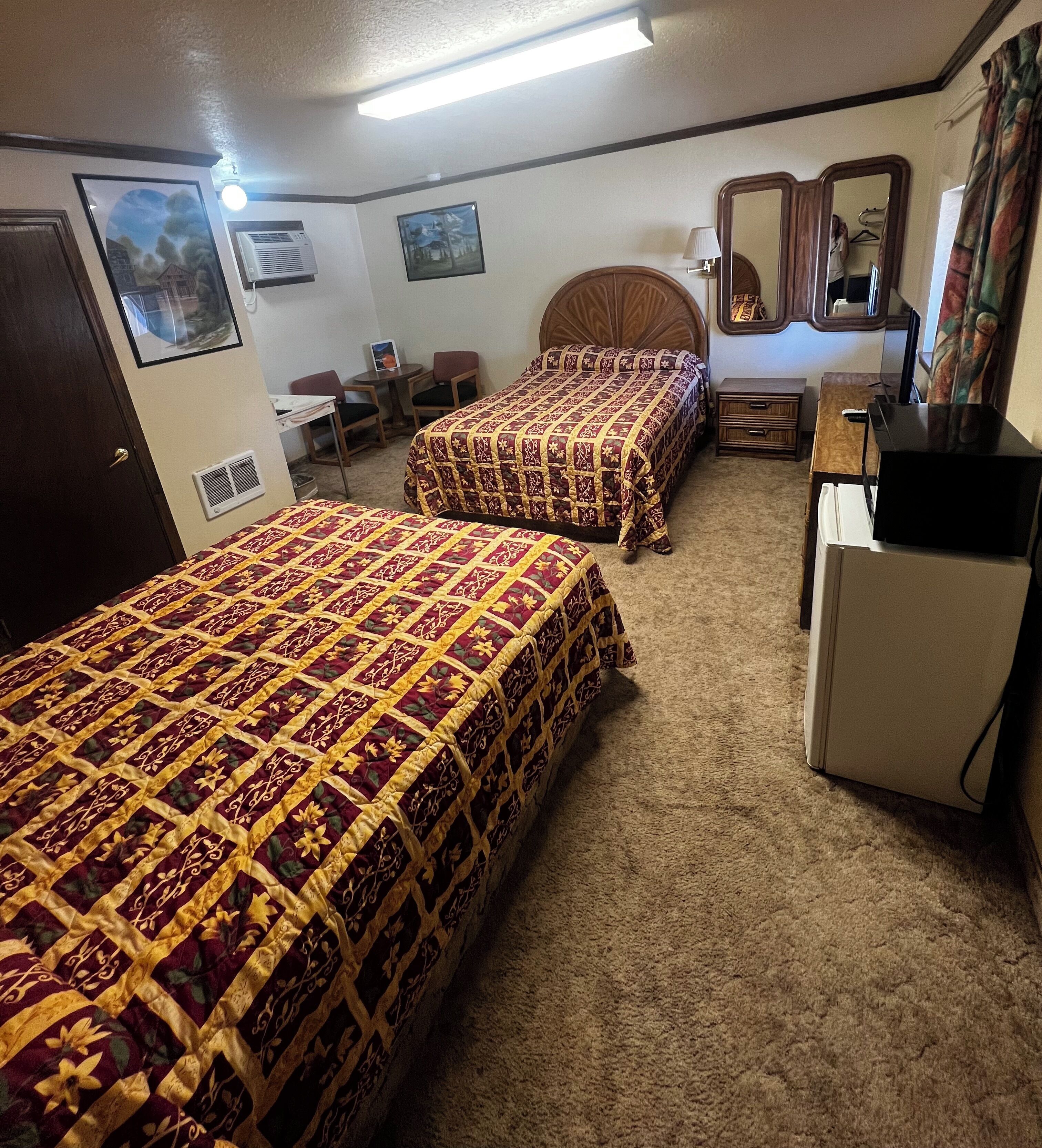 Room | Desk, free WiFi, bed sheets
