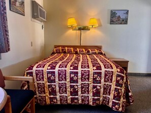 Eenpersoonskamer, 1 queensize bed | Een bureau, gratis wifi, beddengoed