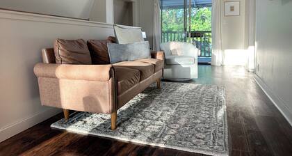 Farmhouse Loft with pond + pasture views in Creal Springs