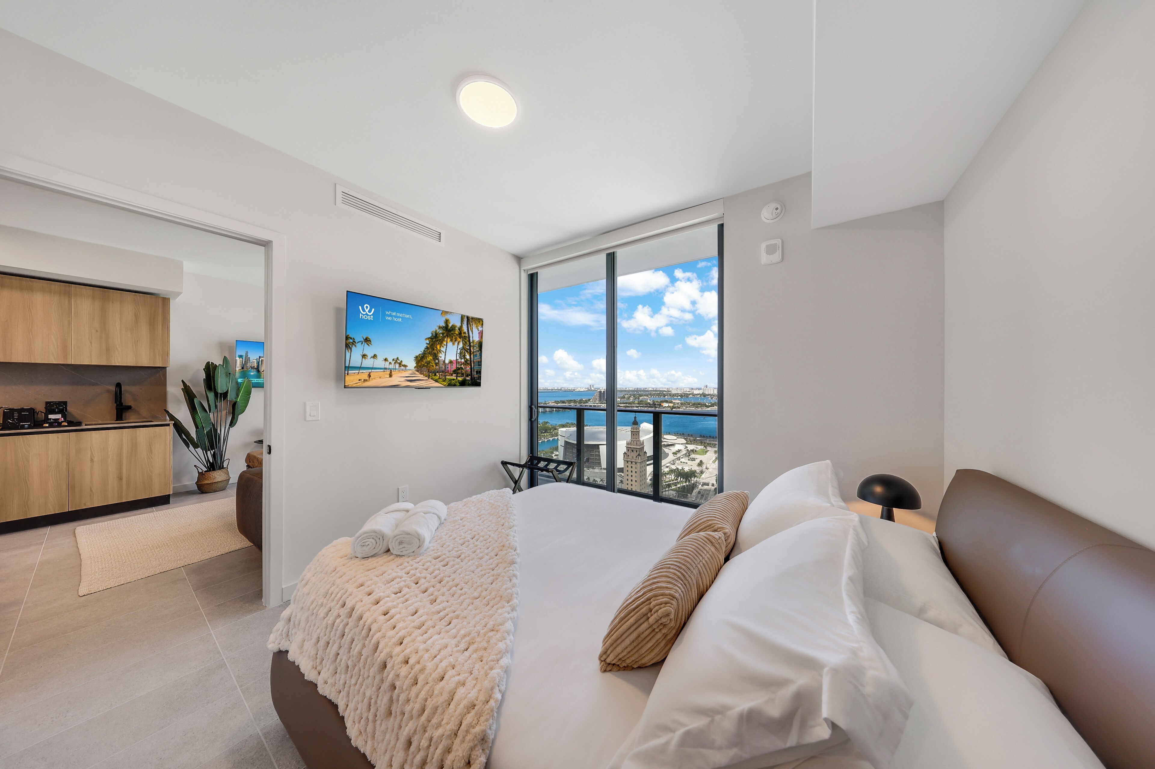 Apartment, Balcony, City View | Free WiFi