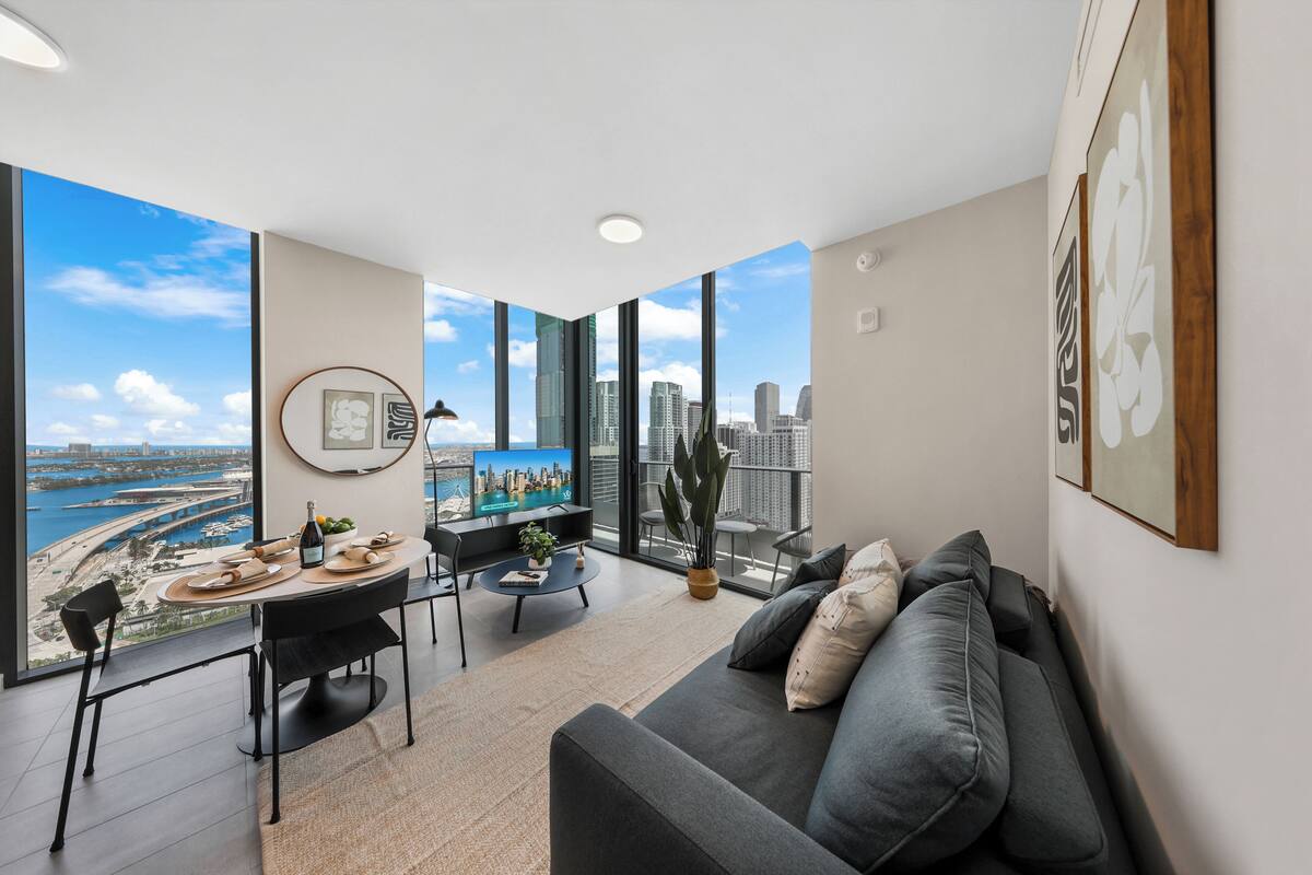 Apartment, 2 Bedrooms, Balcony, City View | Living area