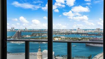 Apartment, Balkon, Stadtblick | Kostenloses WLAN