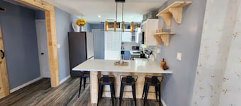 Texoma Casa Azul Contemporary & Comfortable