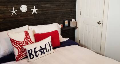 2 Bedroom Cottage in Blaine perfect for a getaway just steps to the water.