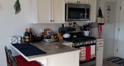 2 Bedroom Cottage in Blaine perfect for a getaway just steps to the water.