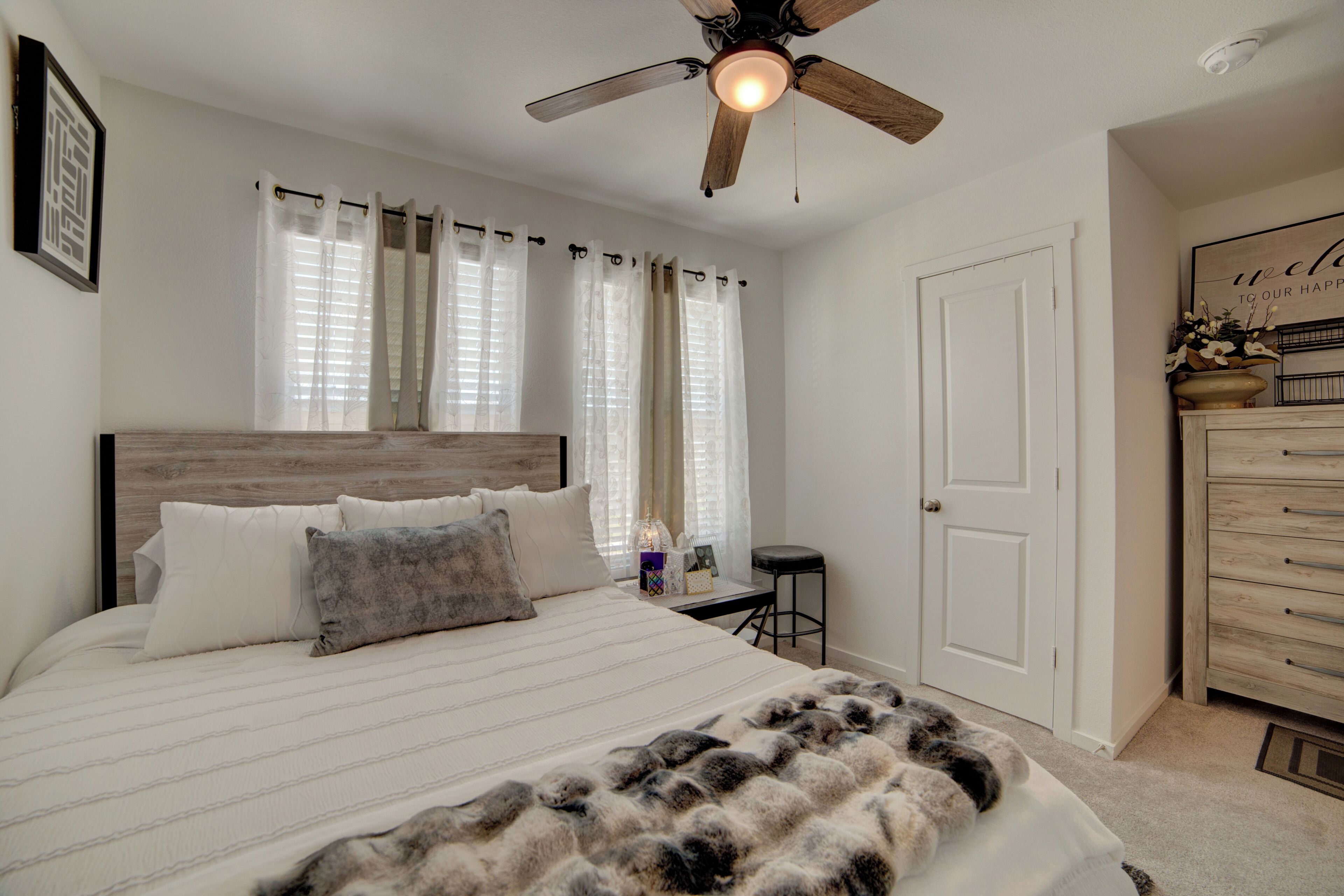 3 bedrooms, in-room safe, iron/ironing board, travel crib