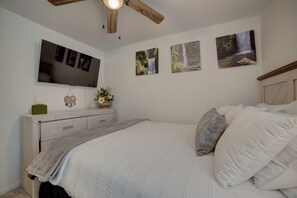 3 bedrooms, in-room safe, iron/ironing board, travel crib