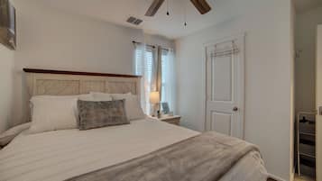 3 chambres, coffre-fort, fer et planche à repasser, lit de bébé portatif