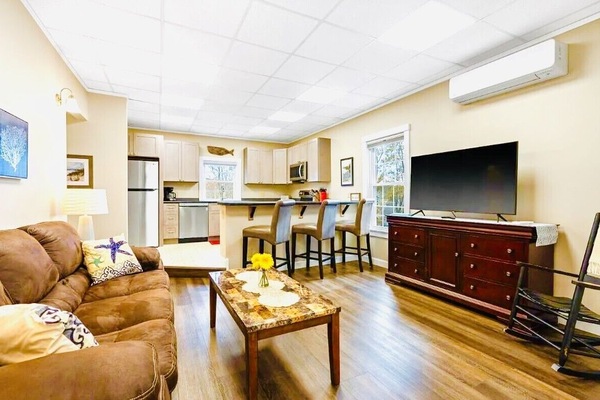 Comfy Cozy Livingroom!!
