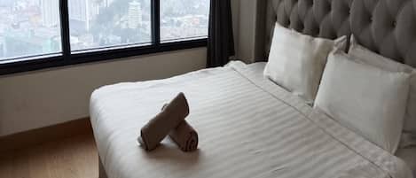 2 habitaciones, tabla de planchar con plancha, wifi y ropa de cama