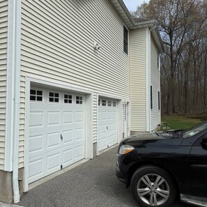 Exterior - FIFA 2026 free Limousine service two & from event (Patterson)