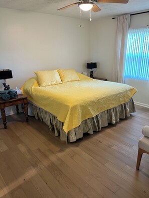 Room - Quaint 2-bedroom house on the boulevard within pleasant Ponte Vedra (Palm Valley)