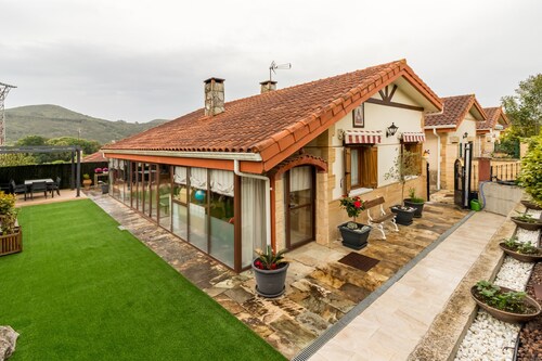 Las Camelias in Argoños – Cozy One-Story House Near Beaches and Town Center