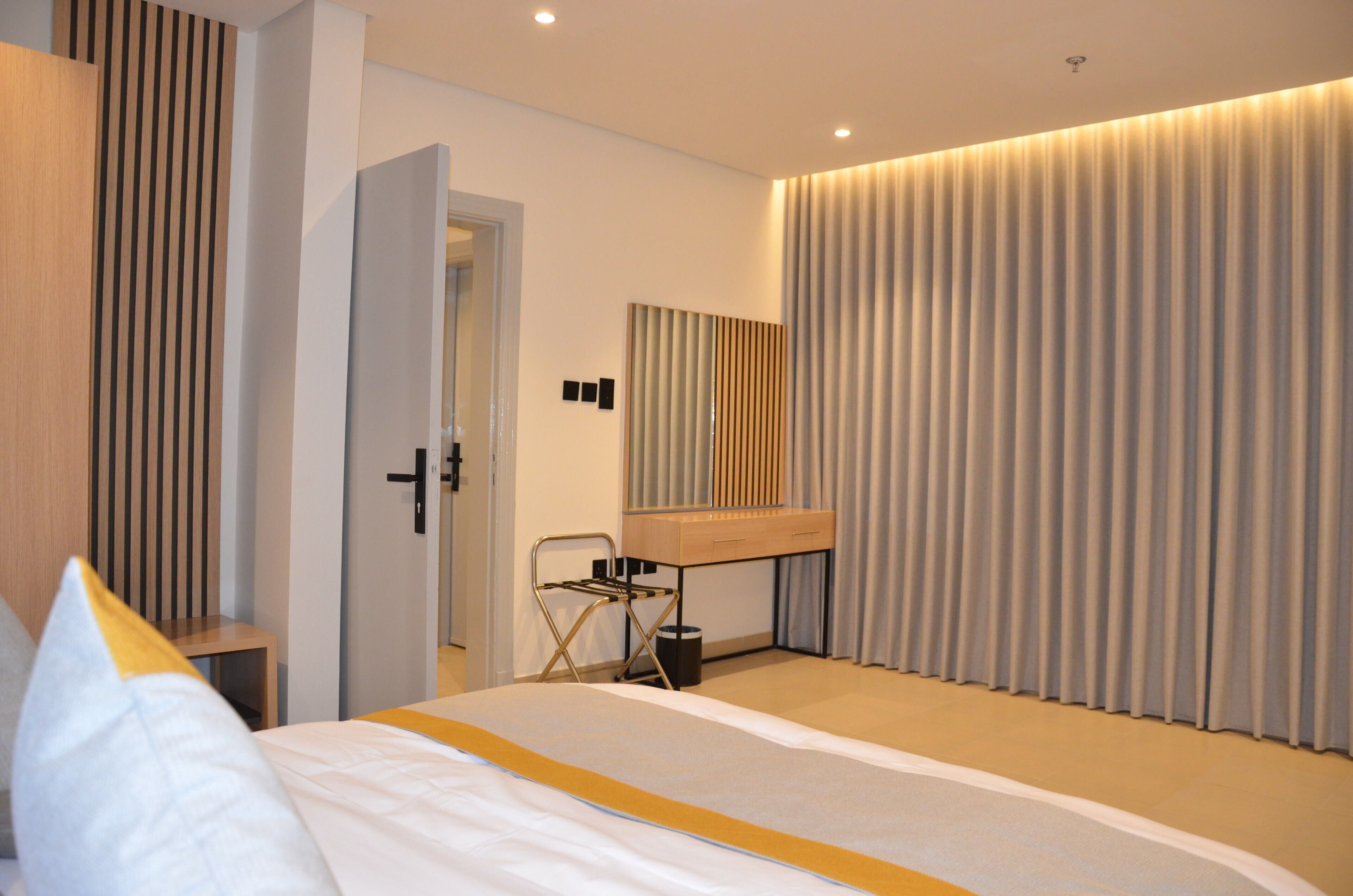 Egyptian cotton sheets, premium bedding, pillow-top beds, minibar