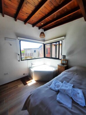2 bedrooms, in-room safe, travel cot, free WiFi