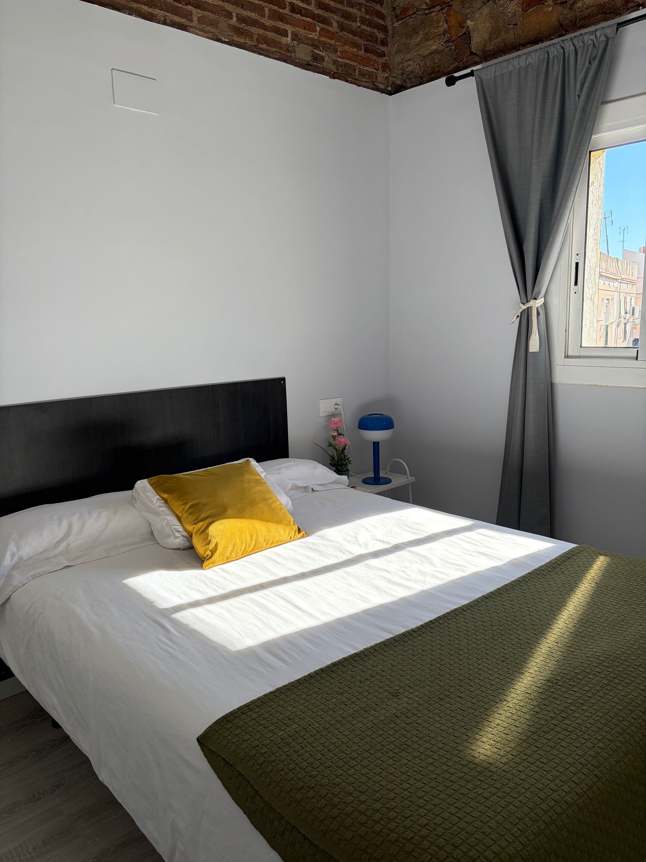 1 chambre, fer et planche à repasser, accès Internet, draps fournis