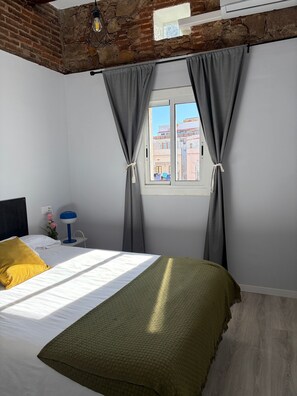 2 chambres, fer et planche à repasser, accès Internet, draps fournis