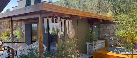 Luxury Villa, Garden View | Desk, laptop workspace, soundproofing, free WiFi
