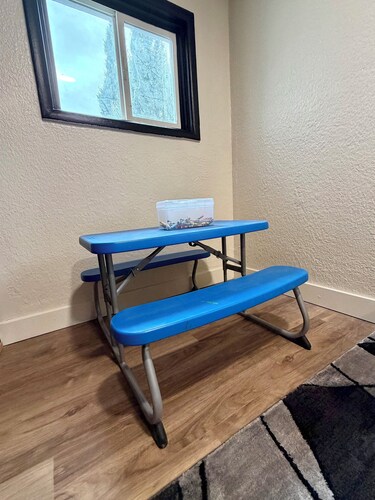 Cozy 2-bedroom home within walking distance to downtown shops and dining!