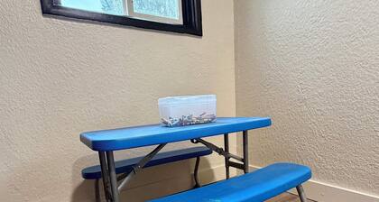 Cozy 2-bedroom home within walking distance to downtown shops and dining!