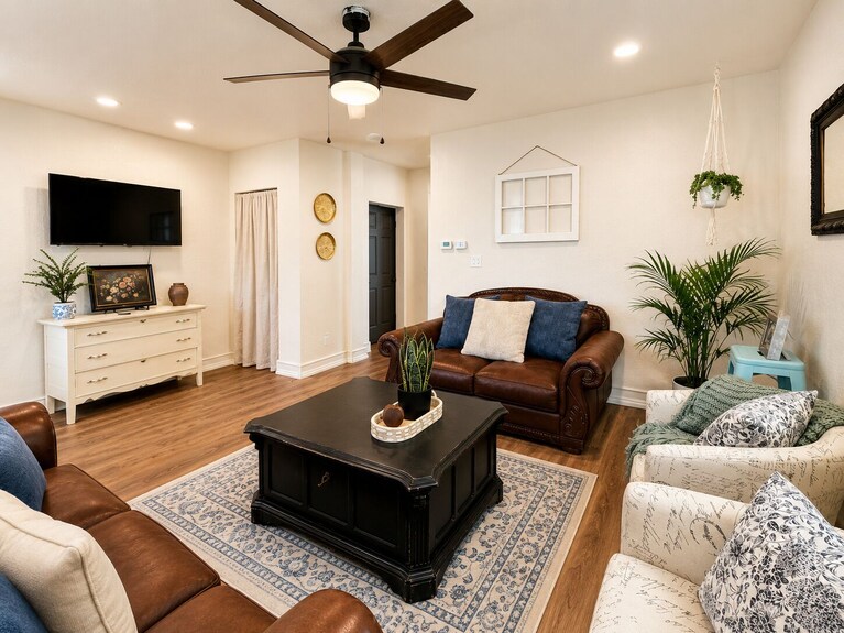 Cozy 2-bedroom Home Within Walking Distance To Downtown Shops And Dining! - Pocatello, ID
