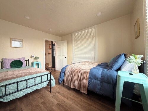 Cozy 2-bedroom home within walking distance to downtown shops and dining!