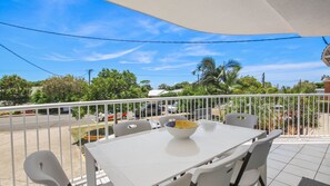 Outdoor dining - Ocean Breeze Unit 1, 42 King Street, Kings Beach (Caloundra)
