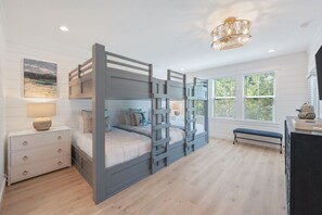 Room - Oceana! New 30A home, 3 min to beach, w/ Golf Cart and Private Pool! (Santa Rosa Beach)