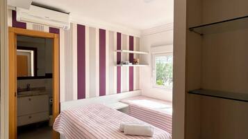 3 bedrooms, iron/ironing board, WiFi, bed sheets