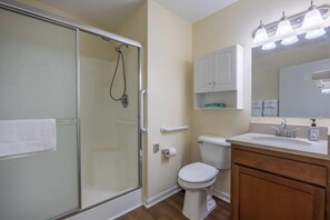 Bathroom - Keystone Garden Villa D (Indianapolis)