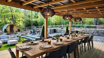 Outdoor dining