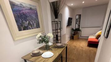 2 bedrooms, iron/ironing board, travel cot, free WiFi
