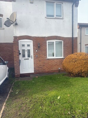 Exterior detail - Entire Cosy Home in the meadows, free parking, close to city centre (Nottingham)