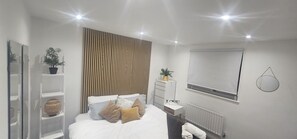 2 間睡房、熨斗/熨衫  板、可攜式嬰兒床、免費 Wi-Fi