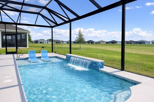 Edenfield Golfview Retreat