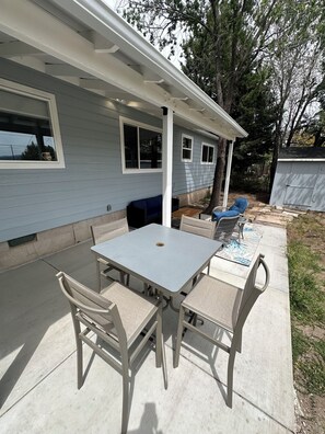 Outdoor dining - Fully Remodeled Prescott Bungalow (Prescott)