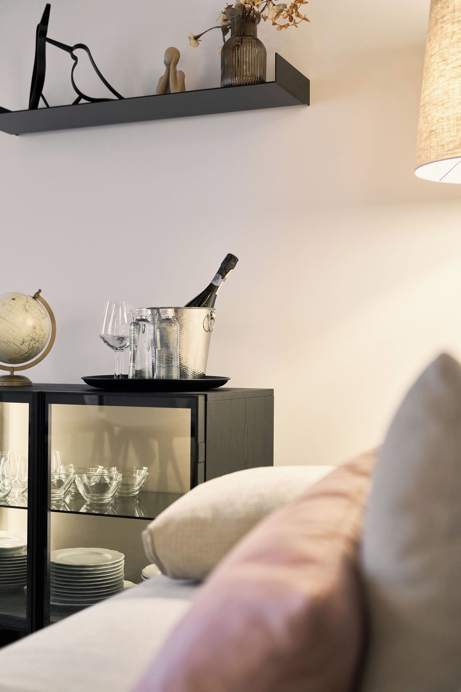 Design Apartment, 2 Bedrooms, Canal View | Interior