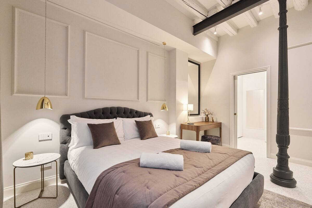 Căn hộ Deluxe, 2 phòng ngủ, quang cảnh kênh, tầng trệt | Két bảo mật tại phòng, khu vực làm việc phù hợp cho laptop