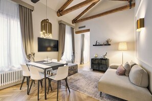 Appartement Design, 2 chambres, vue canal | Coin séjour