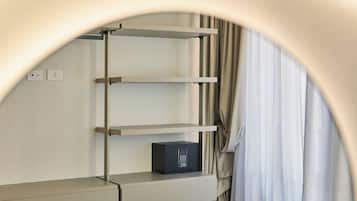 Romantic Apartment, Canal View, Corner | In-room safe, individually decorated, individually furnished