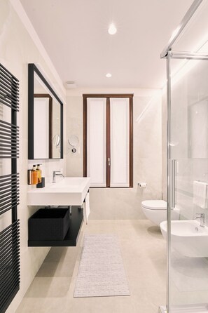 Appartamento Romantico, vista canale, ad angolo | Bagno