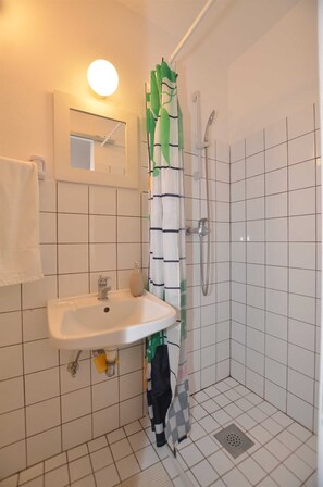 Shower, towels - Mont 26 city center studio (Rovinj)