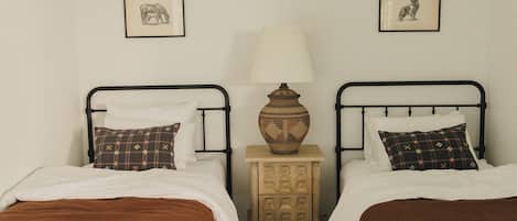 3 chambres, fer et planche Ă repasser, Wi-Fi, draps fournis