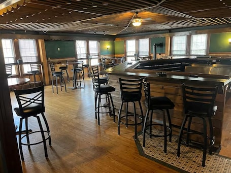 バー (施設内). Narrowsburg Inn Vacations