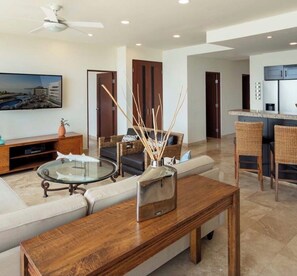 Living area - Bayview Penthouse 3 King bedrooms massive balcony ocean & city view w/hot tub (Cabo San Lucas)