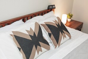 4 bedrooms, iron/ironing board, travel crib, free WiFi