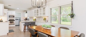 4BR Costal Getaway•Sleeps 8+Pets OK! Close to Beaches•Dining•Shops!